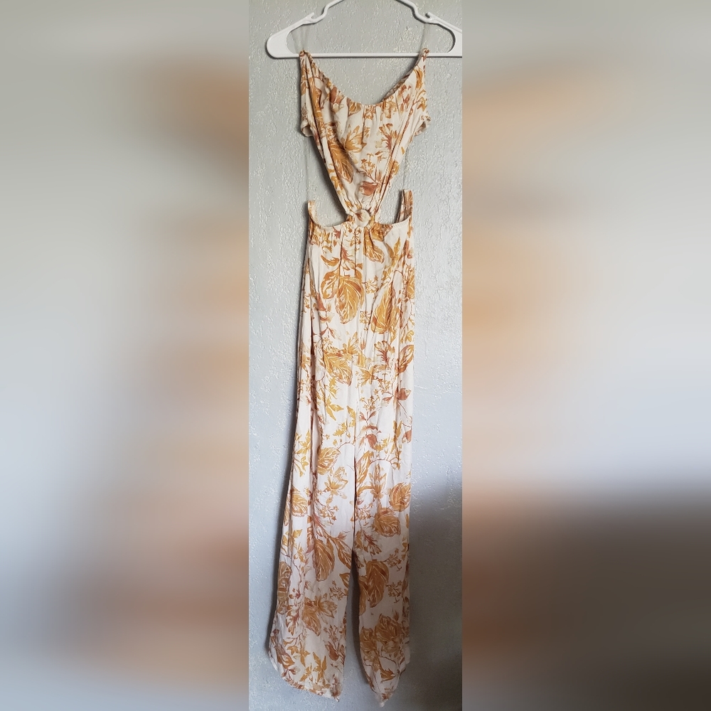 NWT Lindy Tie Back Printed strapless Jumpsuit Size L Mustard Floral color